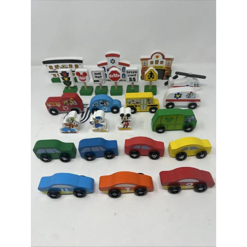 Lot of 25 Melissa and Doug Disney Mickey Mouse Town with Buildings‎ *See Photos*